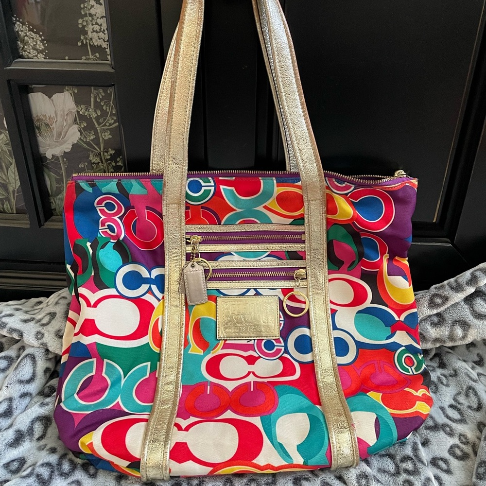 Vintage Coach Poppy Tote!